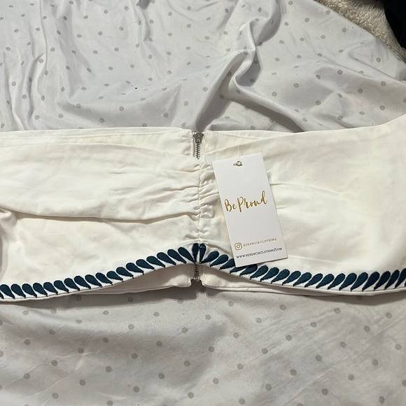 Herencia Clothing White Embodied Crop Top Plus Size - Picture 1 of 4